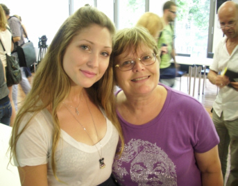 Taylor Ann Hasselhoff und Jutta in Stuttgart (13. Juli 2010)