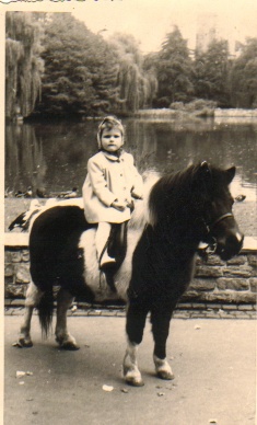 Jutta und das Pony "Brbel"